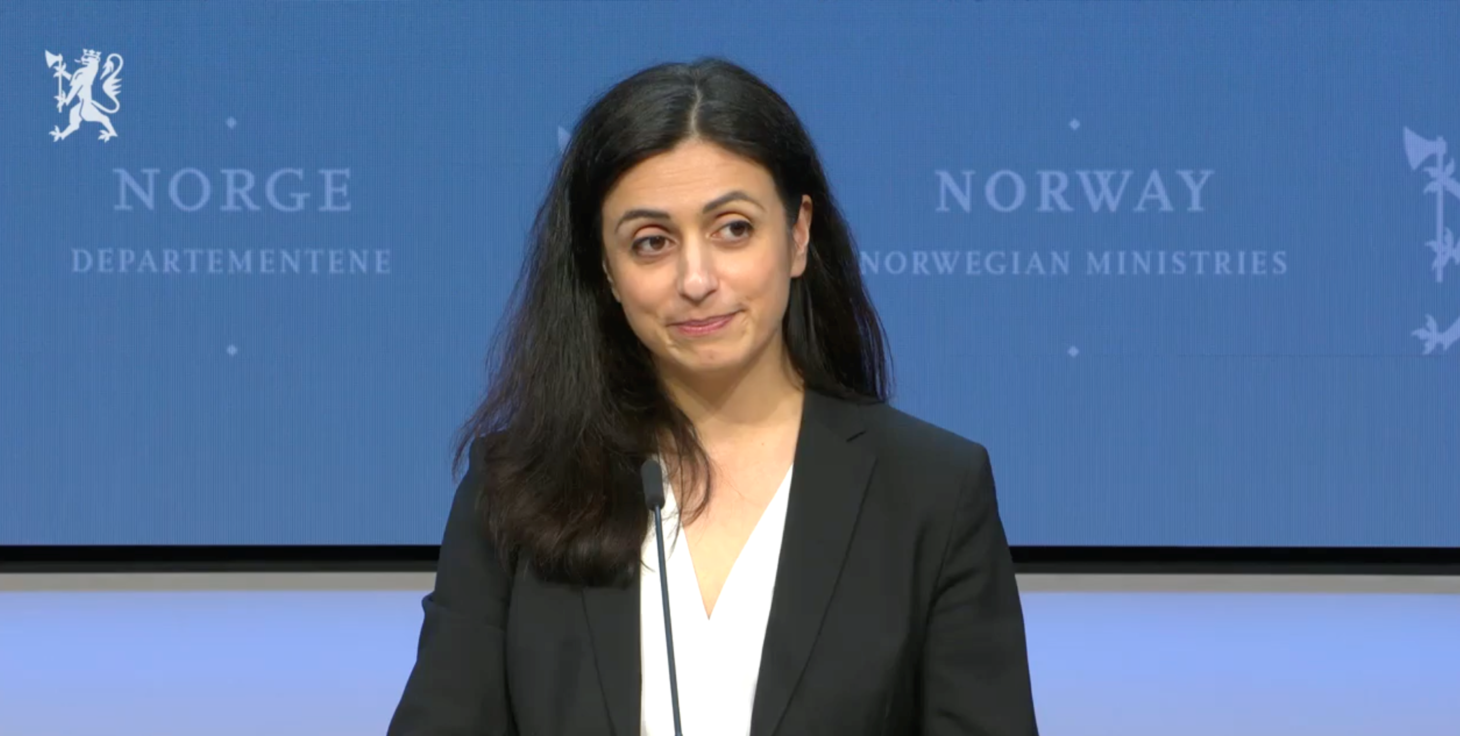 Hadia Tajik: Norges arbeidsminister går av etter skatteskandale